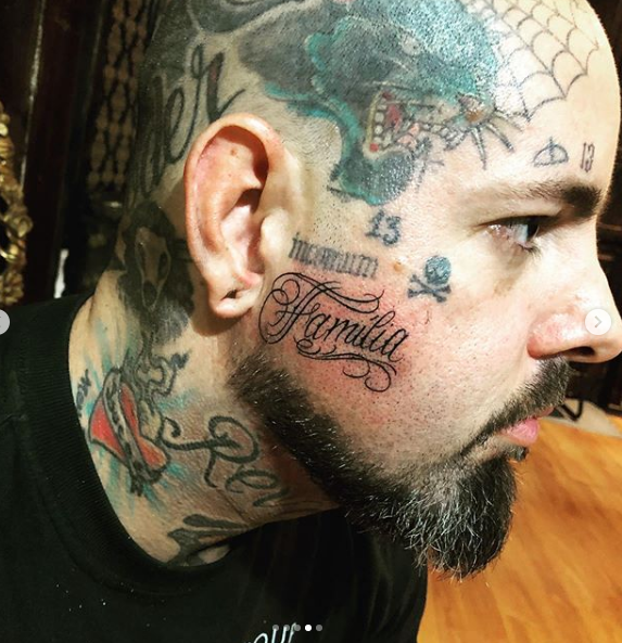 Tico Santa Cruz tatuou Família (Foto: Reprodução/ Instagram)