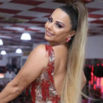 A famosa atriz da Globo e rainha de bateria do Salgueiro, Viviane Araújo voltou a causar alvoroço ao mostrar o seu corpão na internet (Foto: Reprodução/ Instagram)