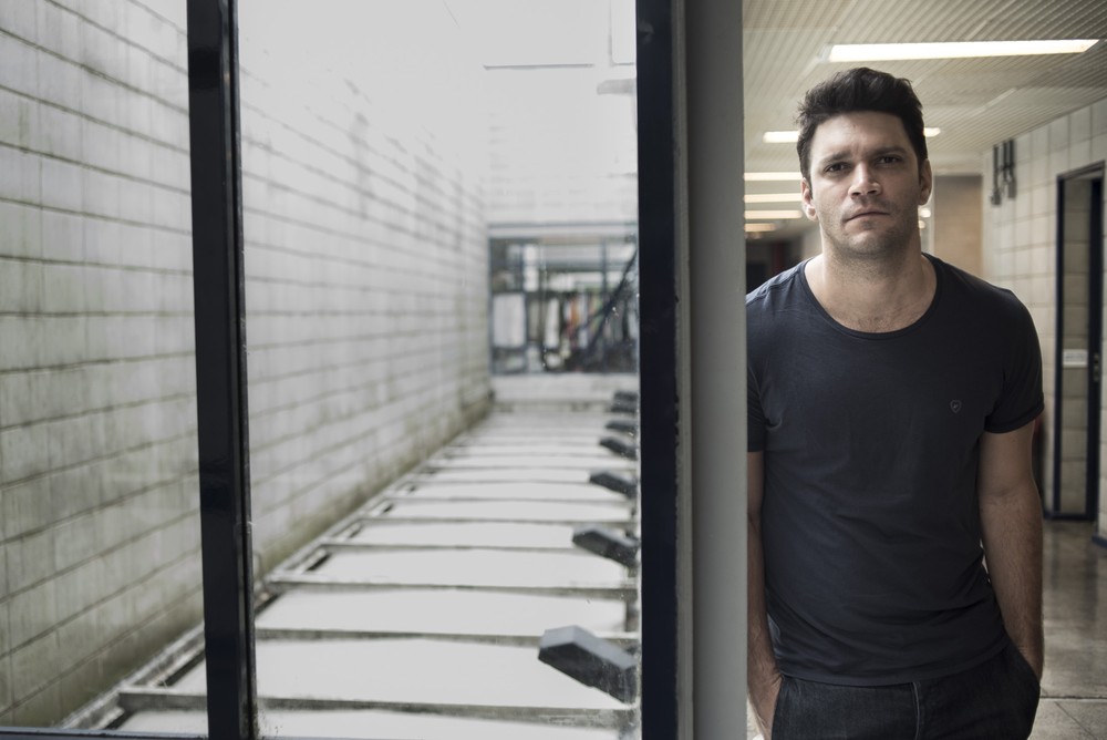 Armando Babaioff vive o Diogo na novela Bom Sucesso (Foto: Foto: Raphael Dias/Gshow)