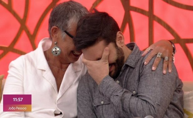 Armando Babaioff esteve no Encontro com Fátima Bernardes (Imagem: Reprodução / Globo)