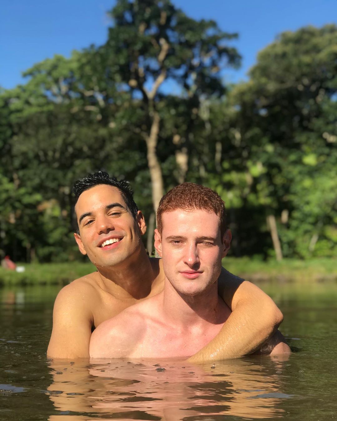 Bruno Gadiol, da Globo, ao lado do namorado, Murilo Pinto (Reprodução)