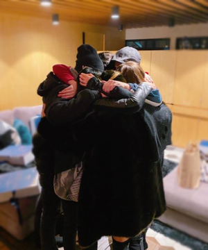 Elenco de Rebelde reunido novamente (Foto: Reprodução)