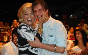 Hebe Camargo e Roberto Carlos (Foto: AgNews)
