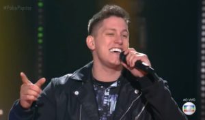 O ex-jogador Jackson Follmann surpreendeu o público no Popstar (Foto: Reprodução)