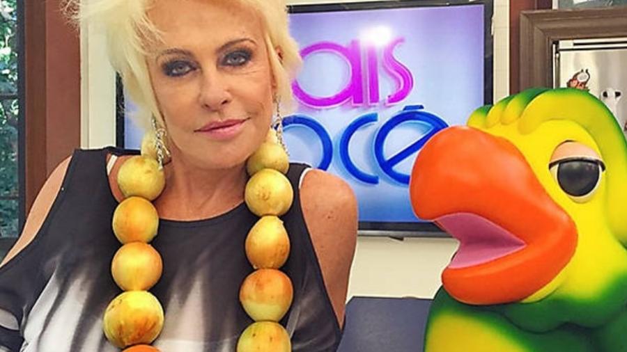 Ana Maria Braga com o colar de cebolas em 2015 (Foto: Reprodução) Ana Maria Braga com o colar de cebolas em 2015 (Foto: Reprodução)