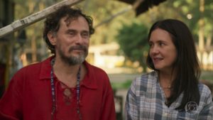 Durval ( Enrique Diaz) e Thelma (Adriana Esteves) em cena de Amor de Mãe (Foto: Reprodução/TV Globo)