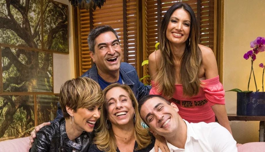 Ana Furtado, Zeca Camargo, Cissa Guimarães, André Marques e Patrícia Poeta no É de Casa (Foto: Divulgação/TV Globo)