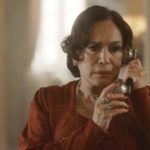 Emília em cena na novela das seis Éramos Seis (Foto: Reprodução/Globo)