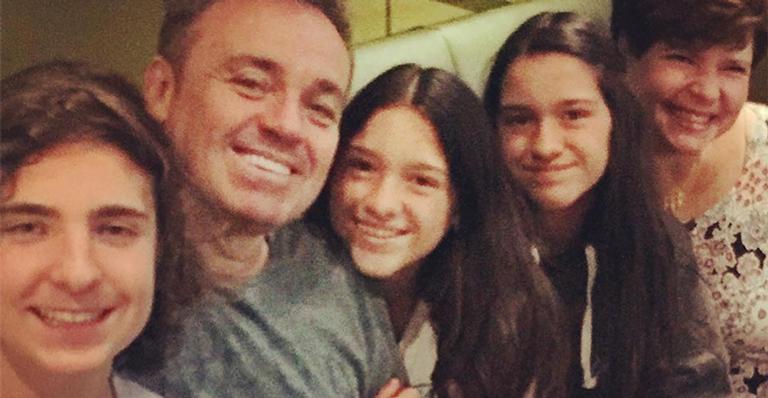 Gugu Liberato, Miriam Rose de Matteo e os filhos, Sofia, Marina e João Augusto (Foto: Reprodução/Instagram)