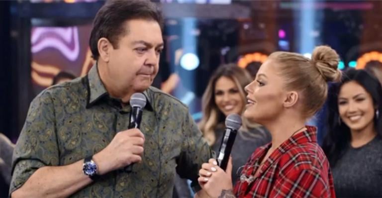 http://tvfoco.uai.com.br/wp-content/uploads/2015/05/Daniela-Mercury.jpg