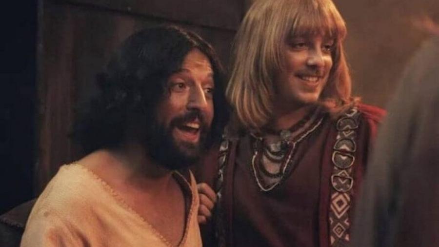 Gregório Duvivier e Fabio Porchat na esquete Primeira Tentação de Cristo, do Porta dos Fundos (Foto: Reprodução/Netflix)