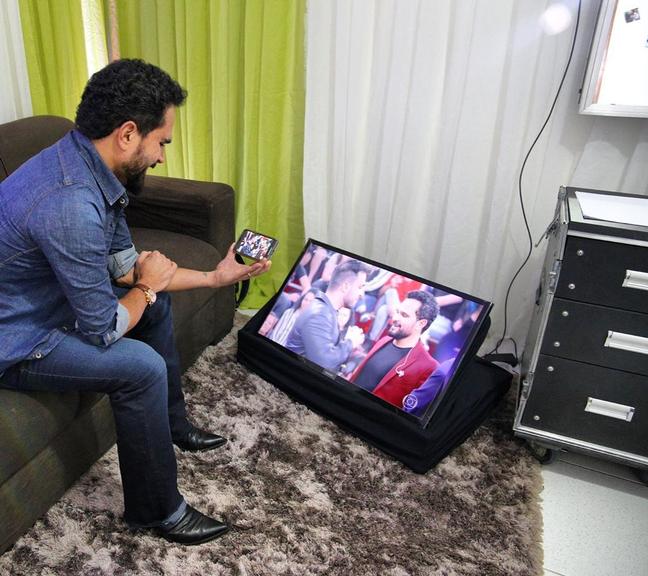 faz exigência para assistir filho no Altas Horas, da Globo. Foto: Reprodução faz exigência para assistir filho no Altas Horas, da Globo. Foto: Reprodução