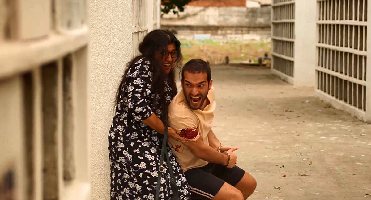 Lurdes e Sandro em cena da novela das 21h, Amor de Mãe (Foto: Reprodução)