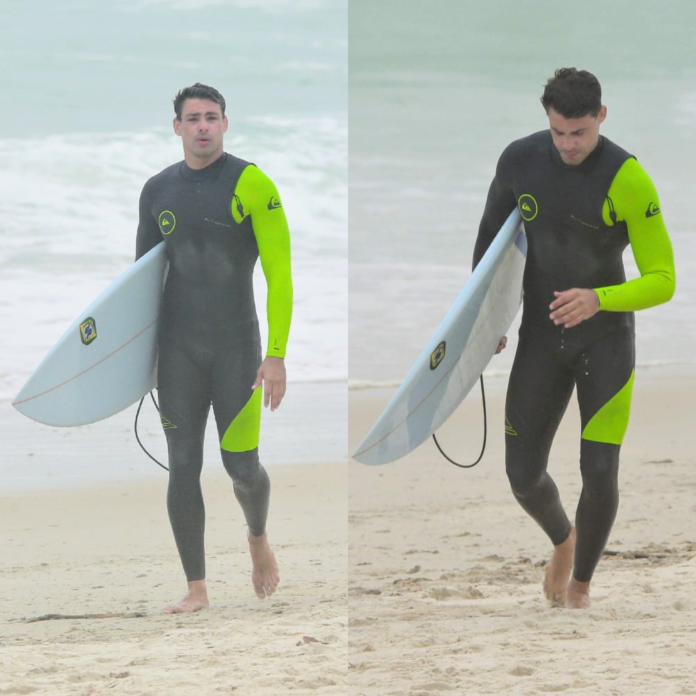 Cauã Reymond foi flagrado usando roupa de surfe no Rio (Foto: Dilson Silva/AgNews)
