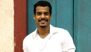 O ator Marcelo Mello Jr é igualzinho ao pai (Foto: Reprodução)