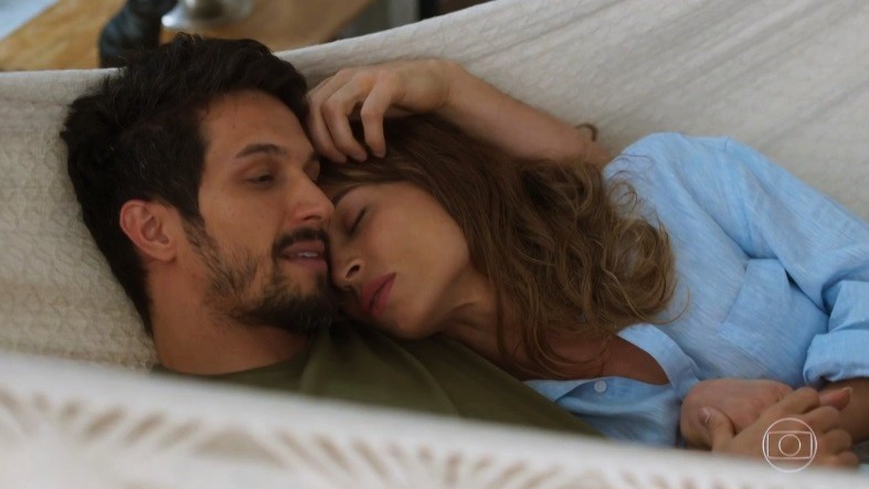 http://tvfoco.uai.com.br/wp-content/uploads/2015/05/Daniela-Mercury.jpg