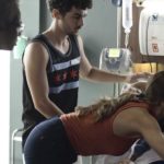 Gabriela fica desacordada em Bom Sucesso (Foto: Reprodução)