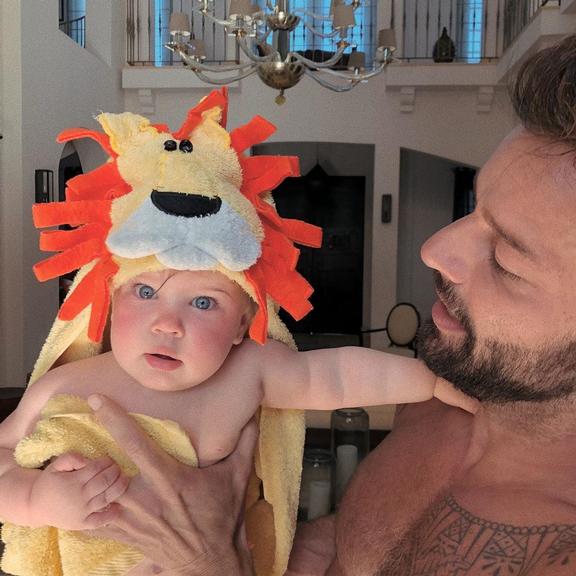 Em comemoração ao aniversário, Ricky Martin encanta web (Foto: Reprodução)