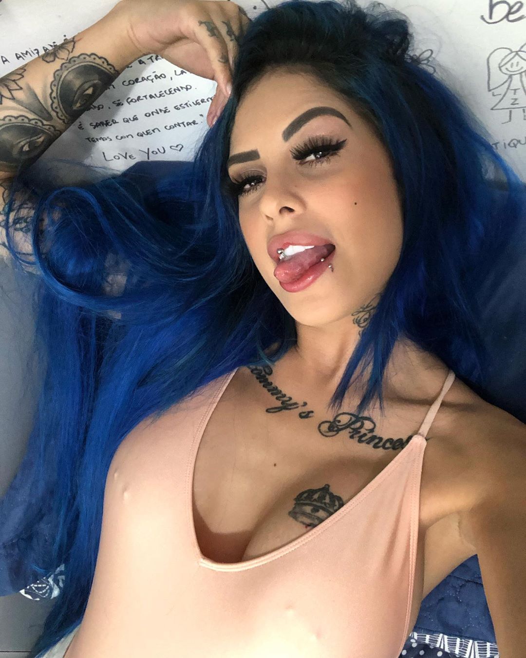 Cantora Tati Zaqui mostrou piercing íntimo em um clique nas redes sociais (Foto: Reprodução/Instagram)