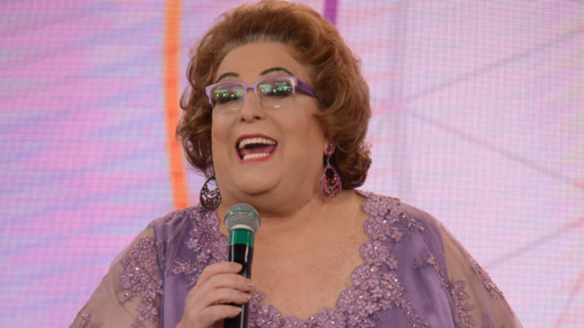 http://tvfoco.uai.com.br/wp-content/uploads/2015/05/Daniela-Mercury.jpg