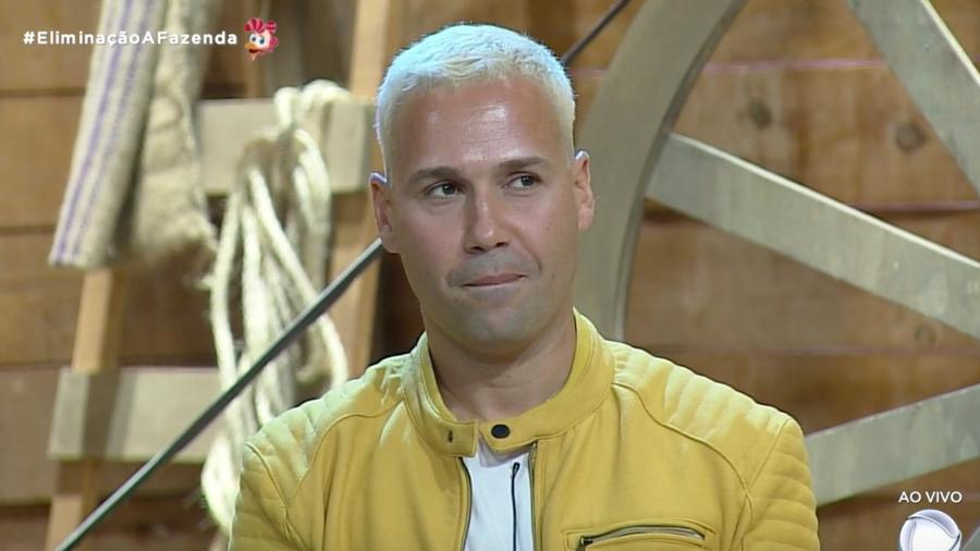 Viny é eliminado é o décimo primeiro eliminado (Foto: Reprodução)