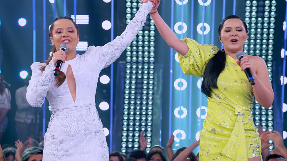 Maiara e Maraisa se divertiram muito no comando do SóTocaTop em 2019 na Globo (Foto: Reprodução)