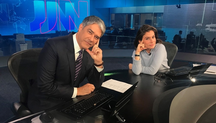 William Bonner e Renata Vasconellos no Jornal Nacional, que fez a Globo embolsar milhões com propaganda do Magazine Luiza (Foto: Reprodução/Globo)