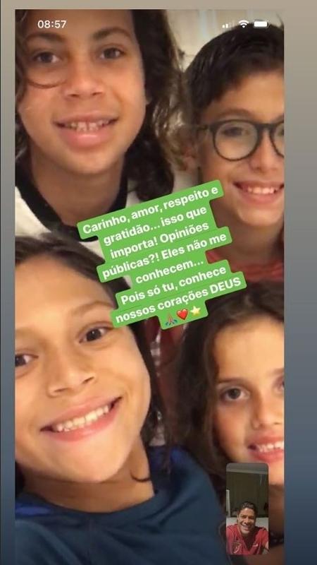 Hulk divulgou foto em conversa com os filhos (Reprodução)