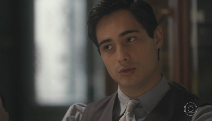 Carlos (Danilo Mesquita) em Éramos Seis (Foto: Reprodução/Globo)