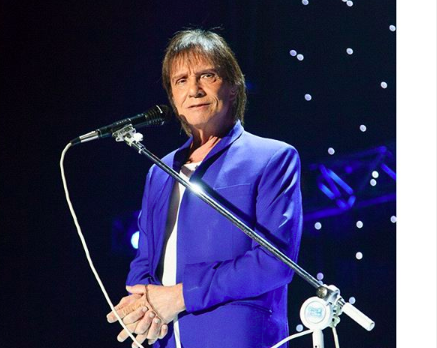 O famoso cantor e contratado da Globo, Roberto Carlos se tornou a pauta do dia do Fofocalizando, do SBT, na tarde desta sexta-feira (Foto: Reprodução/Instagram)