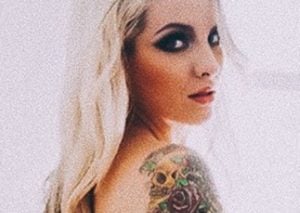 Clara Aguilar ousou em foto em seu Instagram, e apareceu completamente nua, enlouquecendo os marmanjos (Imagem: Reprodução)