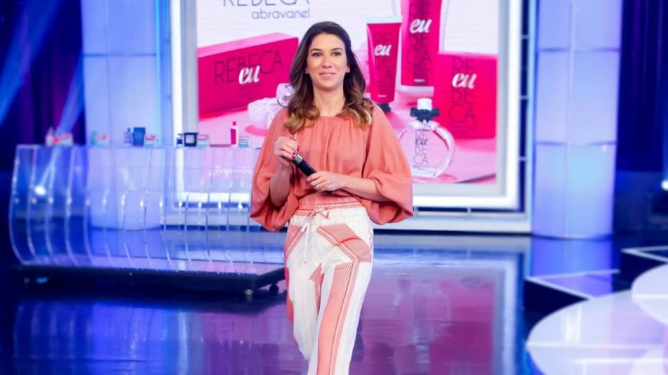 Rebeca Abravanel é apresentadora do Roda a Roda Jequiti atualmente (Foto: Divulgação/SBT) Rebeca Abravanel é apresentadora do Roda a Roda Jequiti atualmente (Foto: Divulgação/SBT)