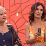 Fátima Bernardes ao lado da taróloga Gloria Britho (Foto: Reprodução/Globo)
