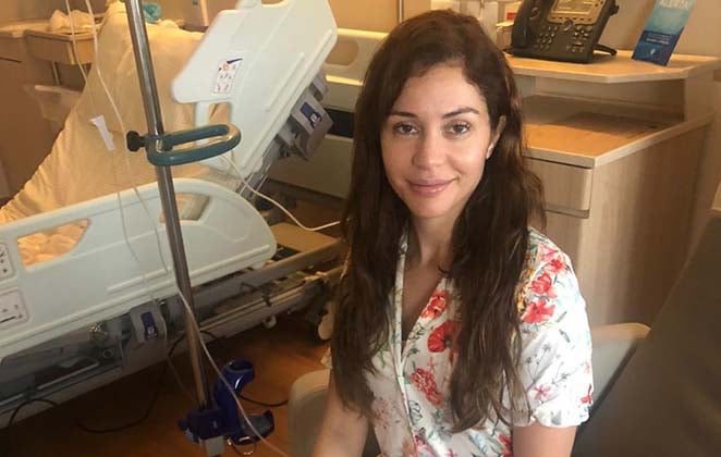 BBB20: Maria Melilo no hospital para a realização da cirurgia para a troca de silicone (Foto: Reprodução)