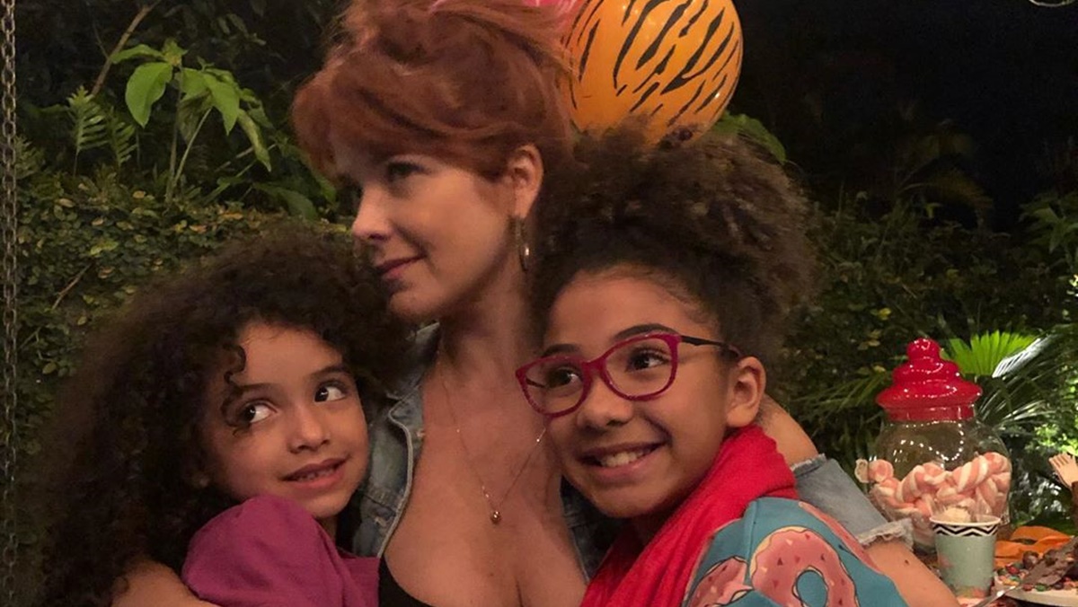 Samara Felippo e as filhas (Foto: Divulgação)