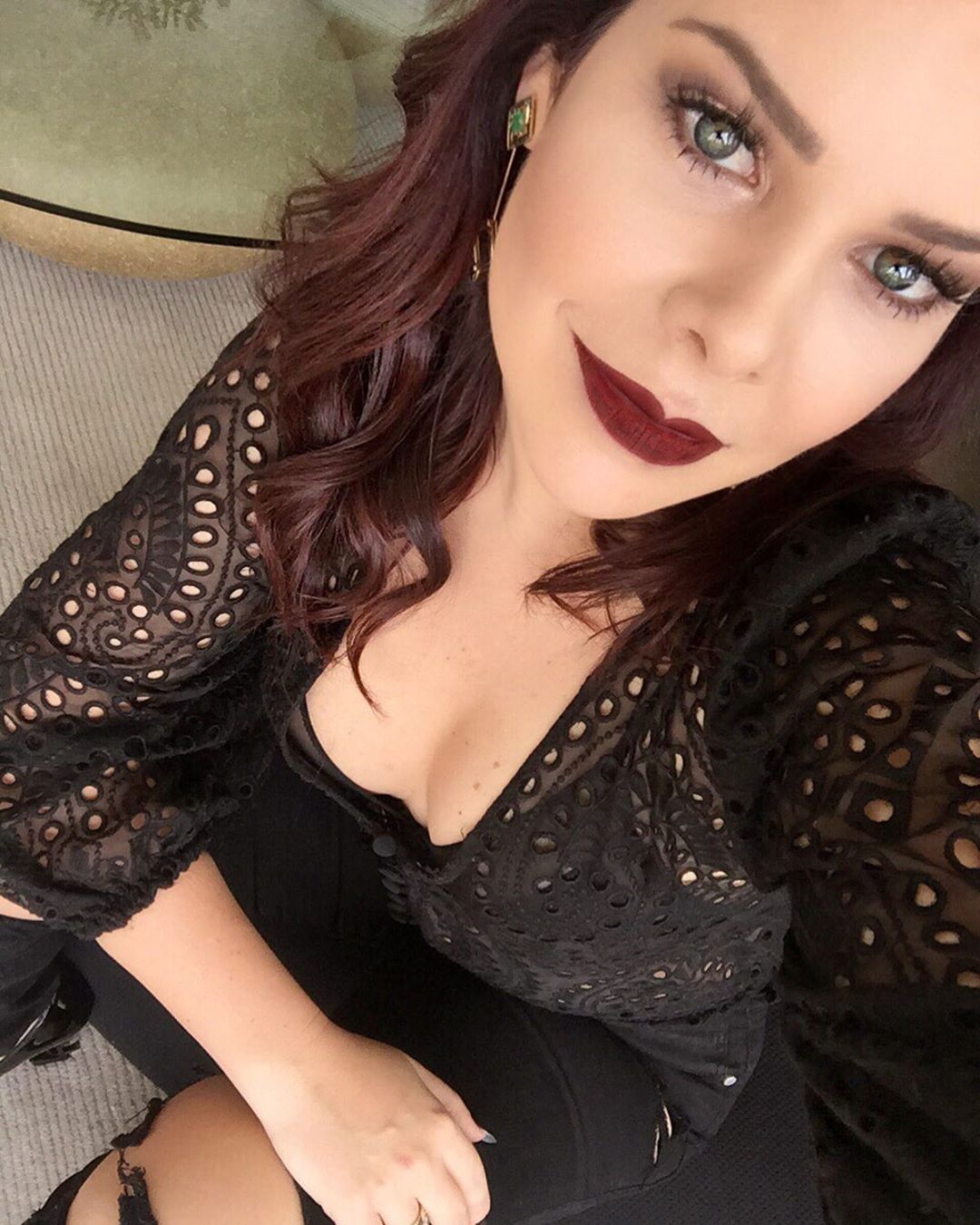 Fernanda Souza abusou do decote e da make pesada em clique (Foto: Reprodução/Instagram) Thiaguinho