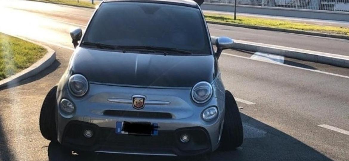 Carro em que Mário Balotelli sofreu o acidente (Foto: Reprodução)