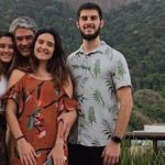 William Bonner com seus filhos, Beatriz, Laura e Vinícius (Foto: Reprodução/Instagram)