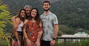 William Bonner com seus filhos, Beatriz, Laura e Vinícius (Foto: Reprodução/Instagram)