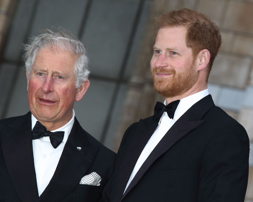 Após renuncia de Harry as funções da realeza, príncipe Charles ameaça cortar sua "mesada"(Foto: Reprodução)