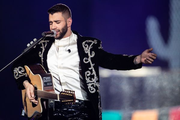 O cantor Gusttavo Globo Lima durante show para novo DVD (Foto: Divulgação)