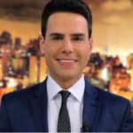 O apresentador Luiz Bacci comanda o Em Nome da Justiça, na Record - Foto: Reprodução