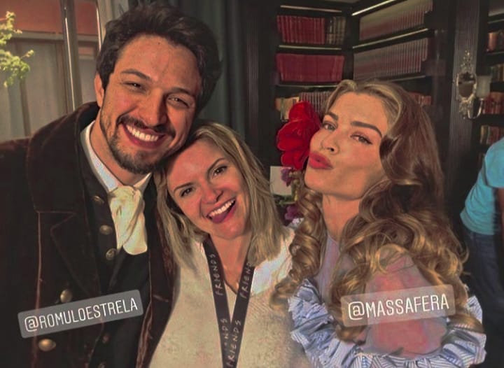 Grazi Massafera e Romulo Estrela nos bastidores de Bom Sucesso