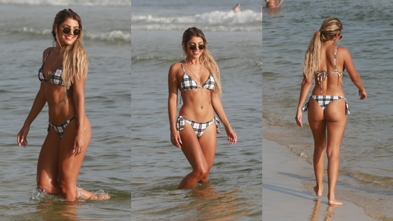 Hariany Almeida na praia da Bara da Tijuca, no Rio de Janeiro (Foto: Dilson Silva/AgNews)