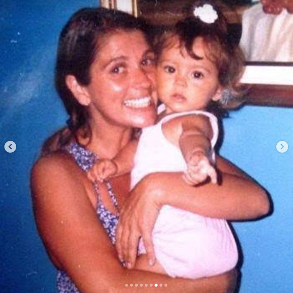 Tássia Camargo e a filha (Foto: Reprodução)