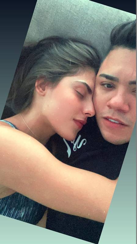 Felipe Araújo e a modelo Estella Defant, sua nova affair (Foto: Reprodução/ Instagram)