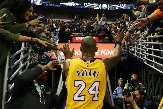 Um dos maiores nomes do basquete de todos os tempos, Kobe Bryant, morre aos 41 anos vítima de um acidente de helicóptero (Foto: Reprodução)
