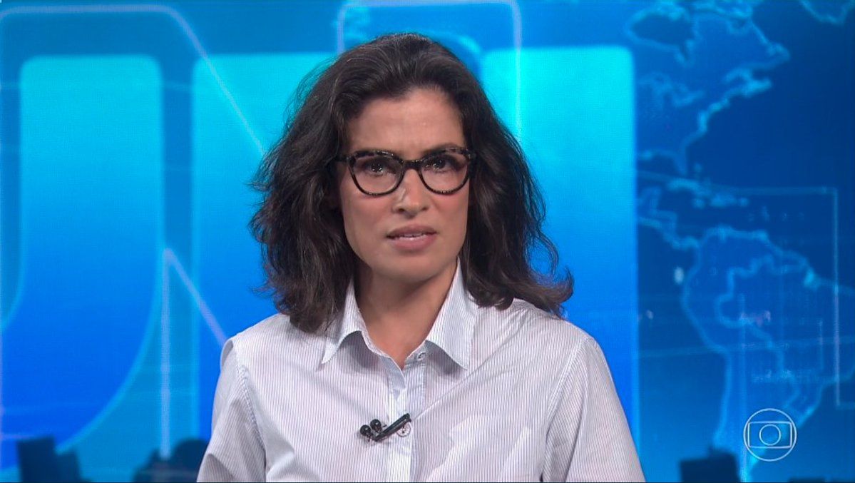 http://tvfoco.uai.com.br/wp-content/uploads/2015/05/Daniela-Mercury.jpg