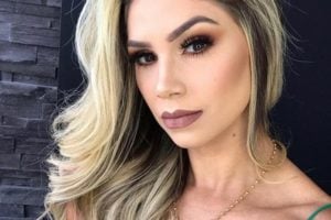 Camila Ângelo foi ao salão de beleza acompanhada da sogra (Foto: Reprodução)