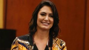 A famosa Primeira Dama do Brasil e esposa de Jair Bolsonaro, Michelle Bolsonaro voltou a ter o seu nome na boca do povo ao convocar crianças de vídeo viral (Foto: Divulgação)